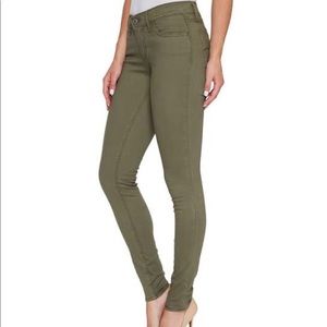 NWT Levis stretch skinny pant